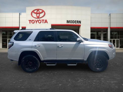 Certified 2023 Toyota 4Runner SR5 Premium w/ Moonroof Package AWD/4WD image 4