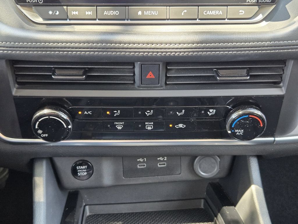 Used 2024 Nissan Rogue S FWD image 16