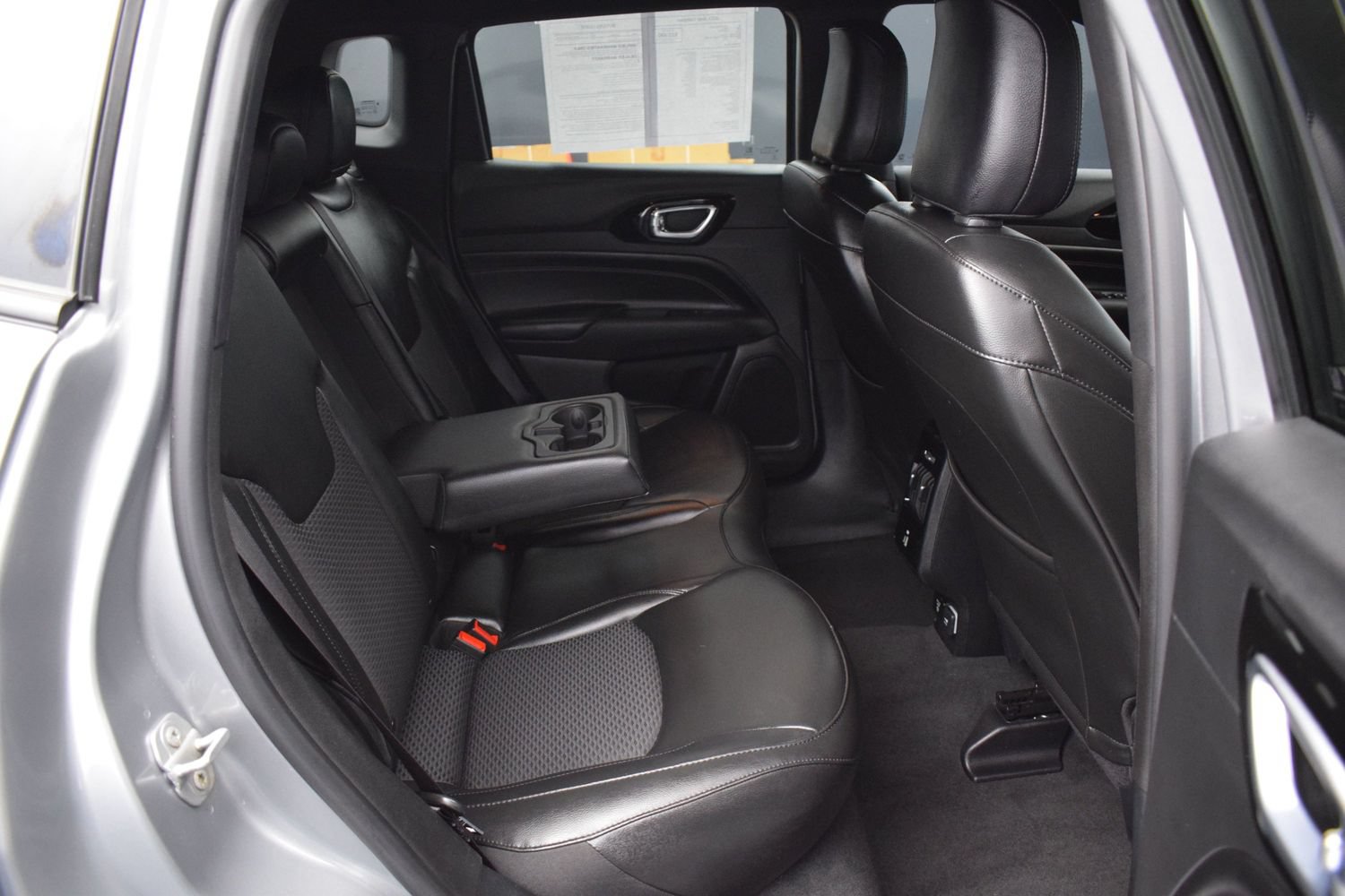 Used 2022 Jeep Compass Latitude w/ Convenience Group FWD image 11