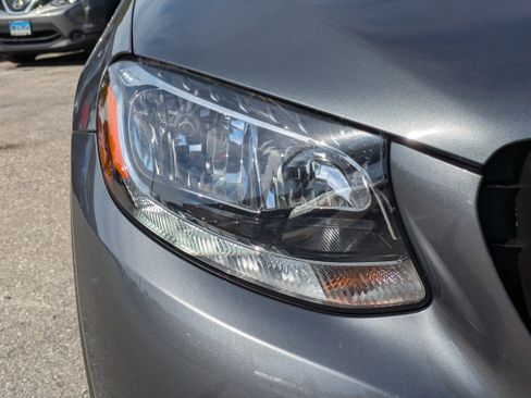 Used 2019 Mercedes-Benz GLC 300 image 10