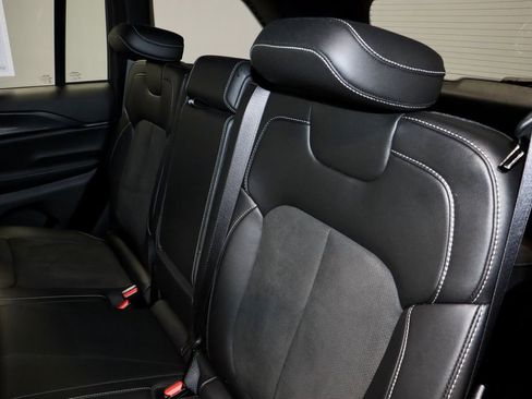 Used 2023 Jeep Grand Cherokee Altitude AWD/4WD image 22