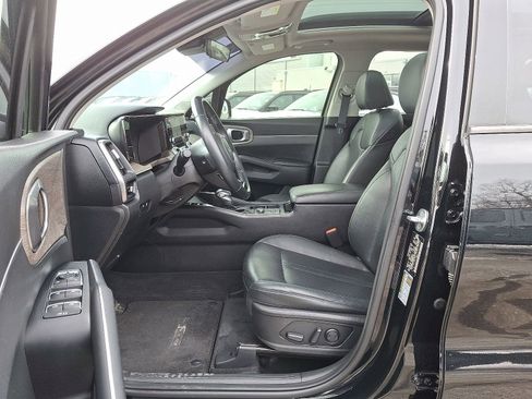 Used 2023 Kia Sorento S w/ Panoramic Sunroof Package image 16