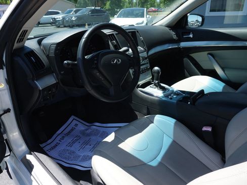 Used 2010 INFINITI G37 Convertible w/ Premium Pkg RWD image 13