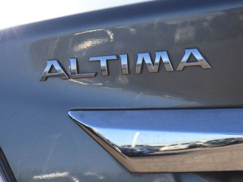 Used 2015 Nissan Altima 2.5 SV image 18