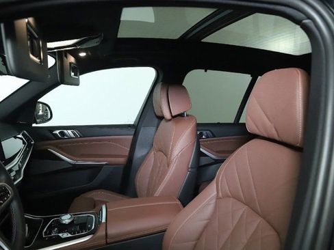 Certified 2025 BMW X5 M60i AWD/4WD image 22