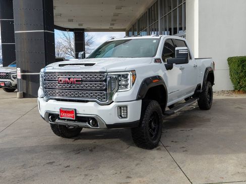 Used 2021 GMC Sierra 3500 Denali w/ Denali Ultimate Package image 3