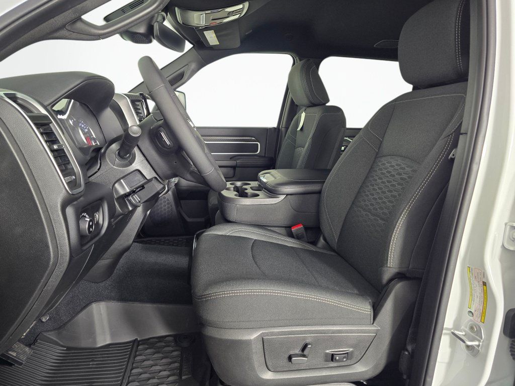New 2026 RAM 2500 Big Horn AWD/4WD image 25