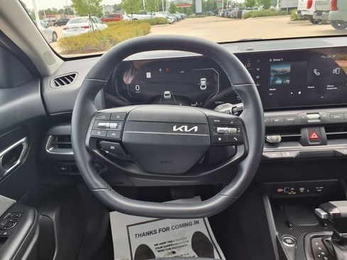 Used 2025 Kia K4 EX FWD image 22
