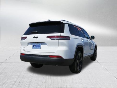 New 2025 Jeep Grand Cherokee L Altitude image 3