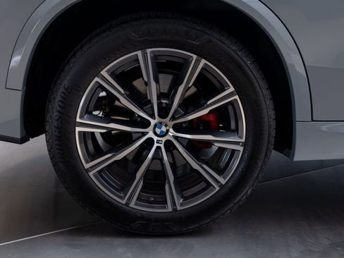 Used 2025 BMW X5 xDrive40i w/ M Sport Package AWD/4WD image 46