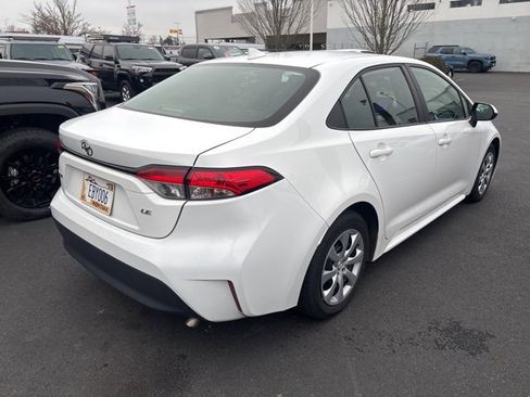 Used 2023 Toyota Corolla LE image 2