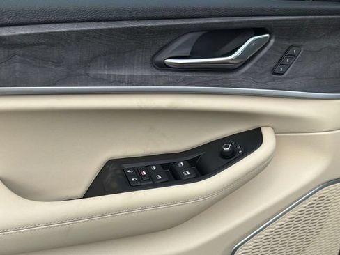 New 2026 Jeep Grand Cherokee Limited w/ Luxury Tech Group II RWD image 22