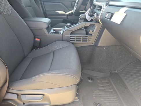 New 2026 Toyota 4Runner SR5 AWD/4WD image 12
