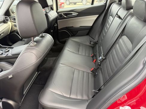 Used 2018 Alfa Romeo Giulia Ti Sport w/ Quick Order Package 22U Sport RWD image 18