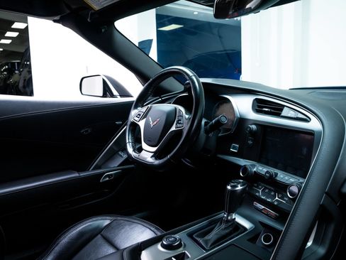 Used 2019 Chevrolet Corvette Z06 RWD image 8