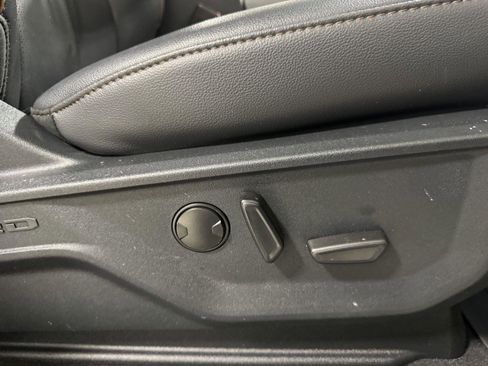 Used 2025 Ford F250 Lariat w/ Chrome Package image 30