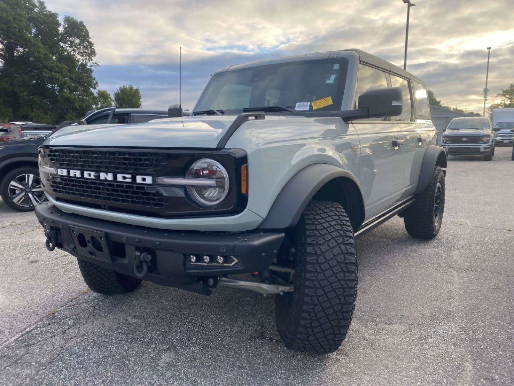 Used 2024 Ford Bronco Wildtrak AWD/4WD image 3