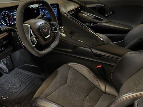 Used 2024 Chevrolet Corvette Stingray Premium Cpe w/ Z51 Performance Package RWD image 4