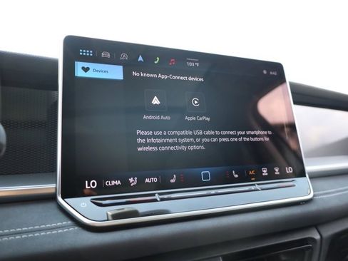 New 2025 Volkswagen Tiguan SE image 17