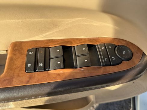 Used 2011 Buick Enclave CXL image 13