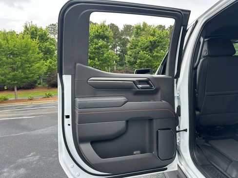 Used 2025 GMC Sierra 1500 AT4 w/ AT4 Premium Package AWD/4WD image 61