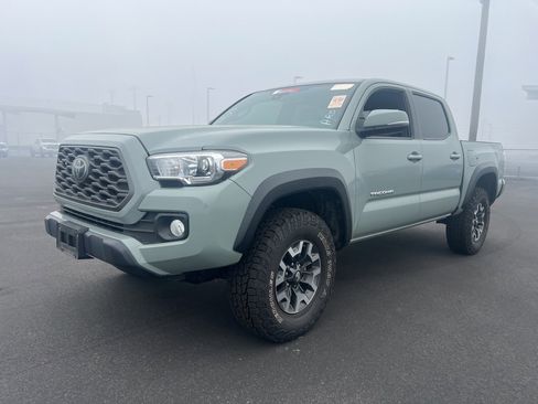 Used 2022 Toyota Tacoma SR5 image 2