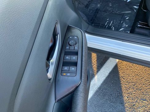 New 2026 Nissan Kicks SV w/ SV Premium Package FWD image 13