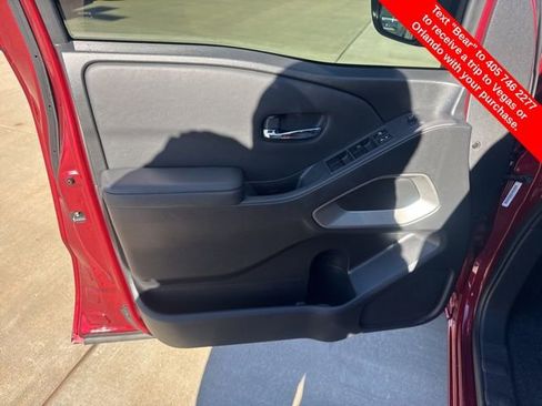 Used 2022 Nissan Frontier SV image 15