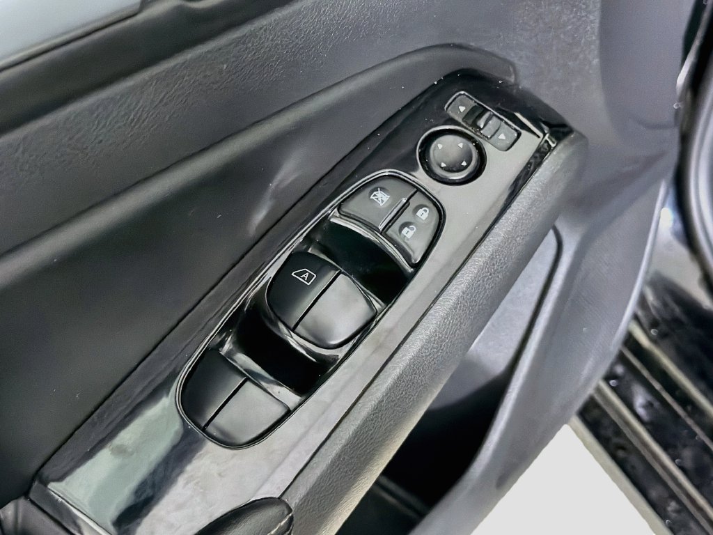 Used 2023 Nissan Altima 2.5 SV FWD image 21