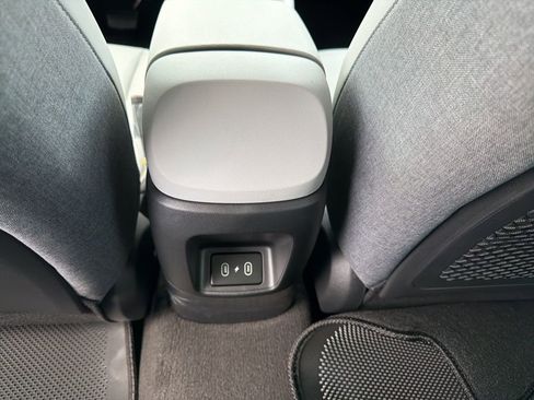 New 2026 Hyundai Elantra Limited FWD image 13