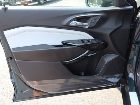 New 2026 Chevrolet Trax LT w/ LT Convenience Package FWD image 5