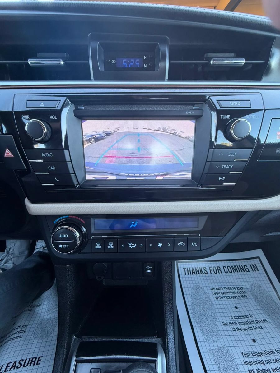 Used 2016 Toyota Corolla LE FWD image 14