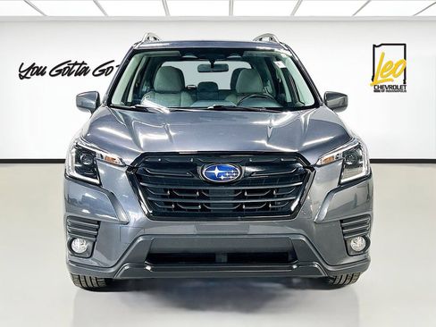 Used 2023 Subaru Forester Premium AWD/4WD image 2