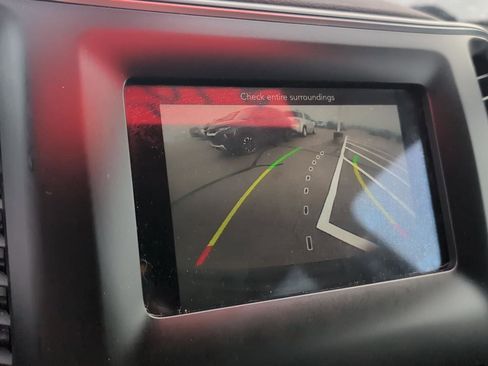 Used 2019 Jeep Cherokee Latitude Plus w/ Cold Weather Group image 27