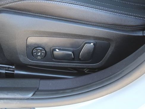 Used 2026 BMW 330i xDrive Sedan AWD/4WD image 36