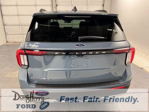New 2026 Ford Explorer Active w/ Active Comfort Package image 4