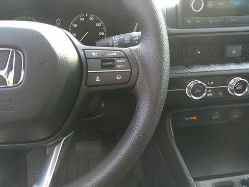 Used 2025 Honda CR-V LX image 21