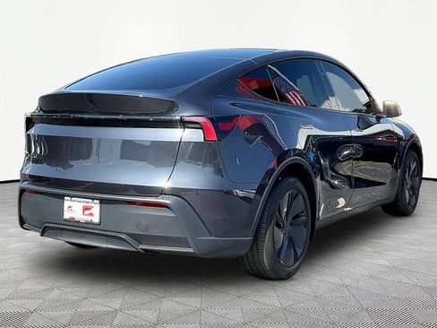 Used 2026 Tesla Model Y 2WD image 7