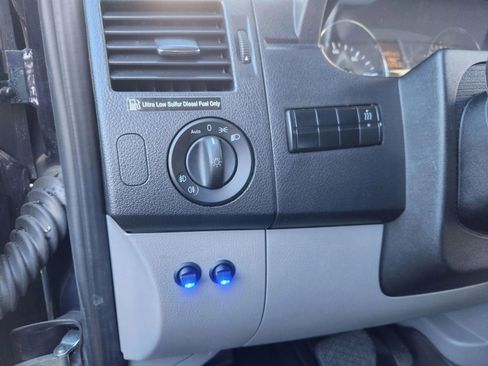 Used 2016 Mercedes-Benz Sprinter 2500 image 31