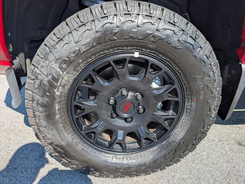 Used 2025 Toyota Tacoma TRD Sport AWD/4WD image 12