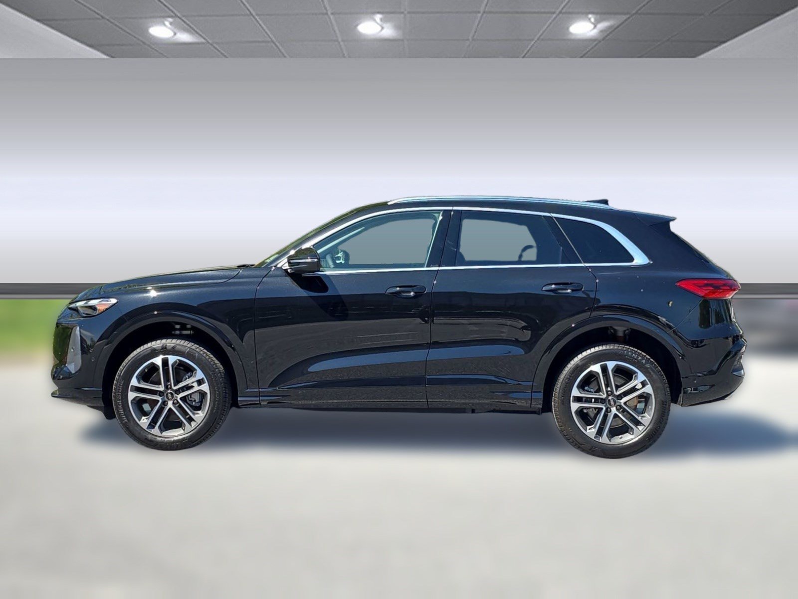 Used 2026 Audi Q5 Premium AWD/4WD image 2