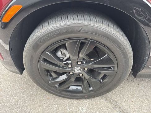 Used 2025 Buick Encore GX Sport Touring image 9