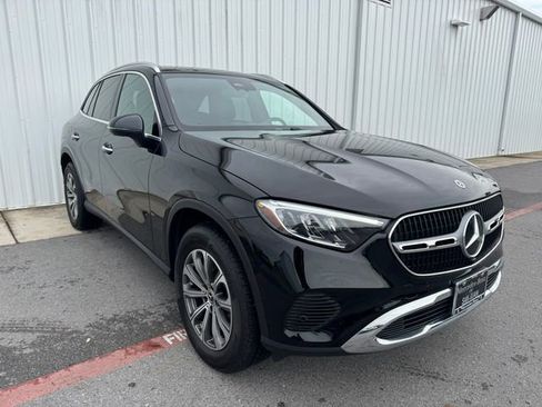Used 2025 Mercedes-Benz GLC 300 image 1