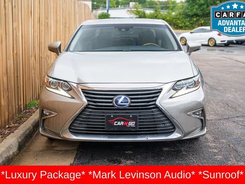 Used 2018 Lexus ES 300h FWD image 2
