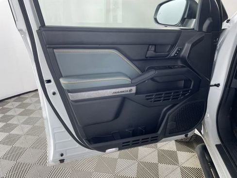 Used 2026 Toyota 4Runner Trailhunter image 11