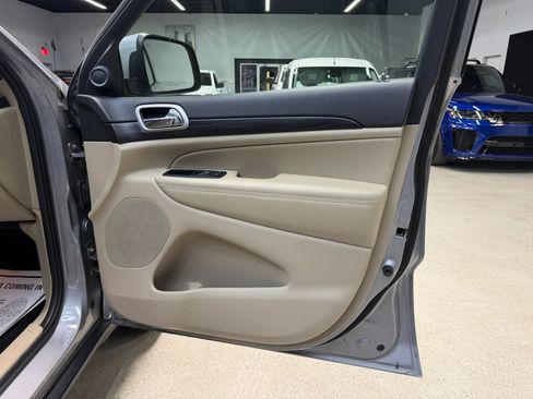Used 2021 Jeep Grand Cherokee Laredo RWD image 20