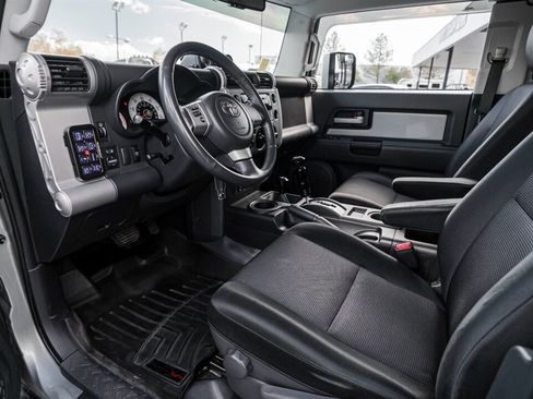 Used 2010 Toyota FJ Cruiser Base image 17