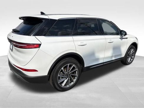 Used 2024 Lincoln Corsair AWD w/ Equipment Group 101A image 8