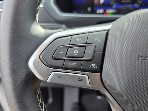 Used 2023 Volkswagen Tiguan SE FWD image 25