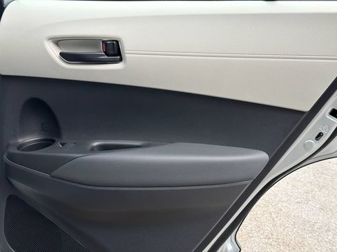Used 2026 Toyota Corolla Cross L FWD image 19